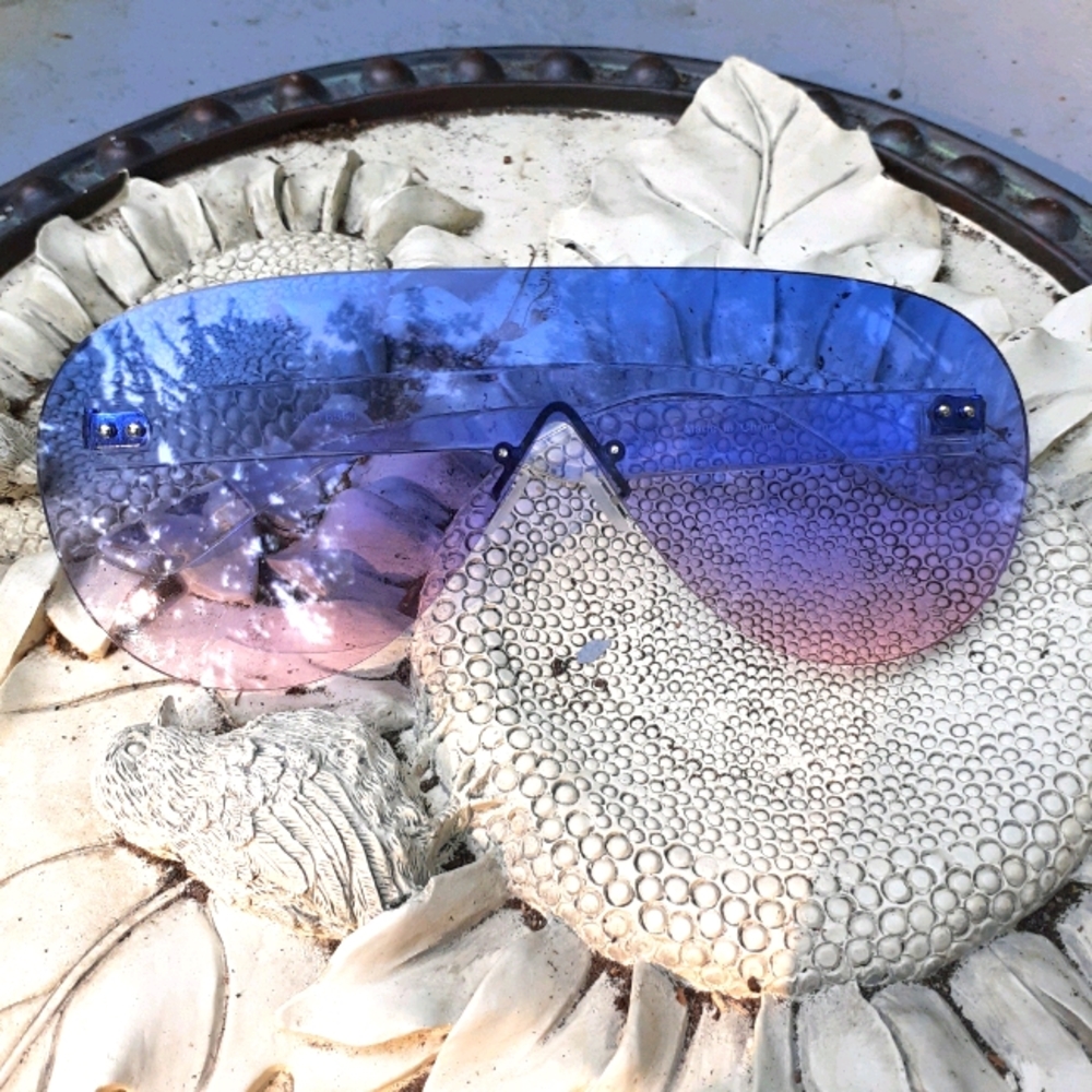 🤩Visor Sunnies in Blue and Pinky Purple Ombre